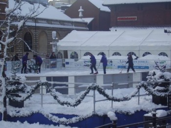 The outdoor ice rink was still open in the winter weather. Photo: Charlotte Reid